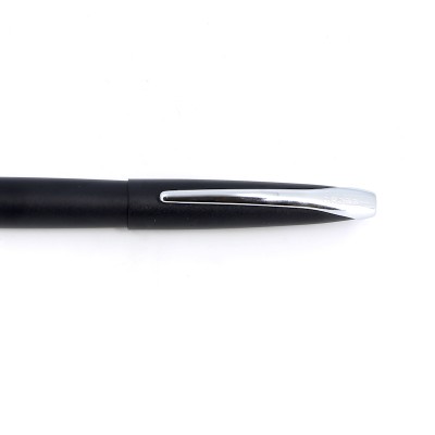 Перьевая ручка Cross ATX. Цвет - матовый черный/серебро. Перо - сталь, среднее