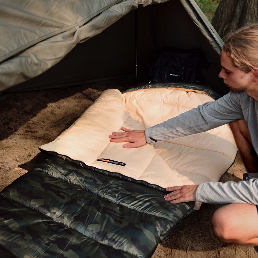 Ультралёгкий спальный мешок Naturehike CNK2350WS023 M320 хлопковый с капюшоном весна осень камуфляжный, молния справа