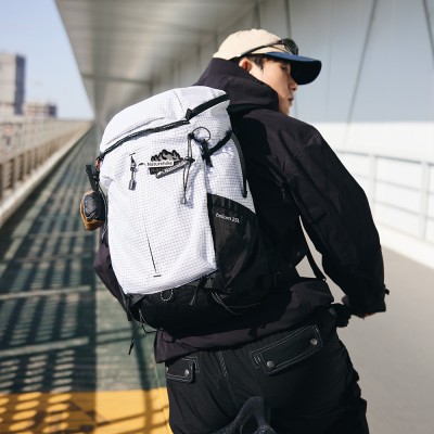 Рюкзак Naturehike CNK2300BB017 Helium 25 л белый с черным