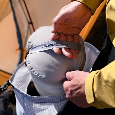 Мешок спальный Naturehike CW400 NH18C400-D с утиным пухом, размер M, серый